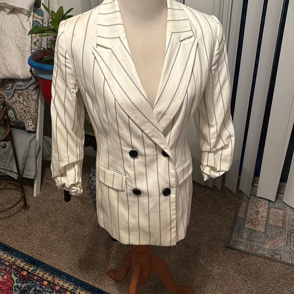 SIZE 8 CAREER BLAZER